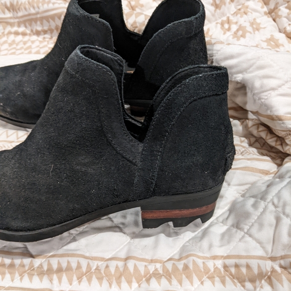 Sorel boots - Picture 9 of 9